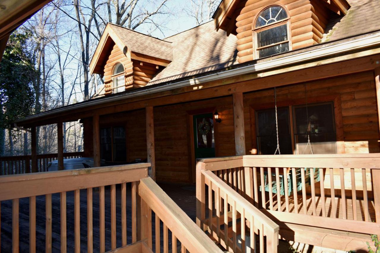 Cabin Fever Villa Gatlinburg Exterior photo
